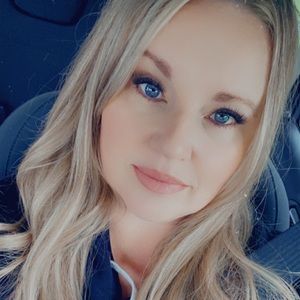 Meet your Posher, Angie